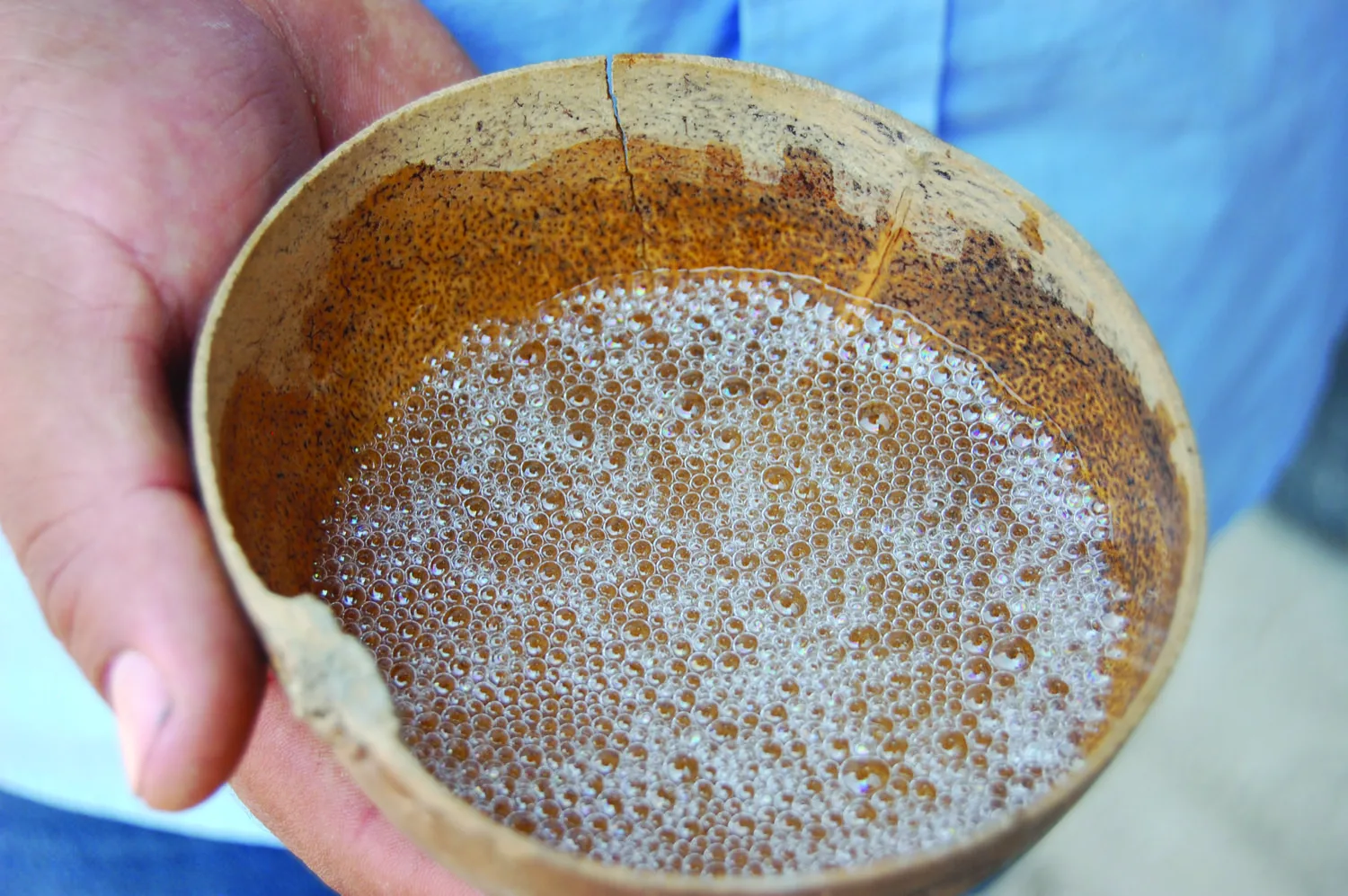 Copita de mezcal recién servido